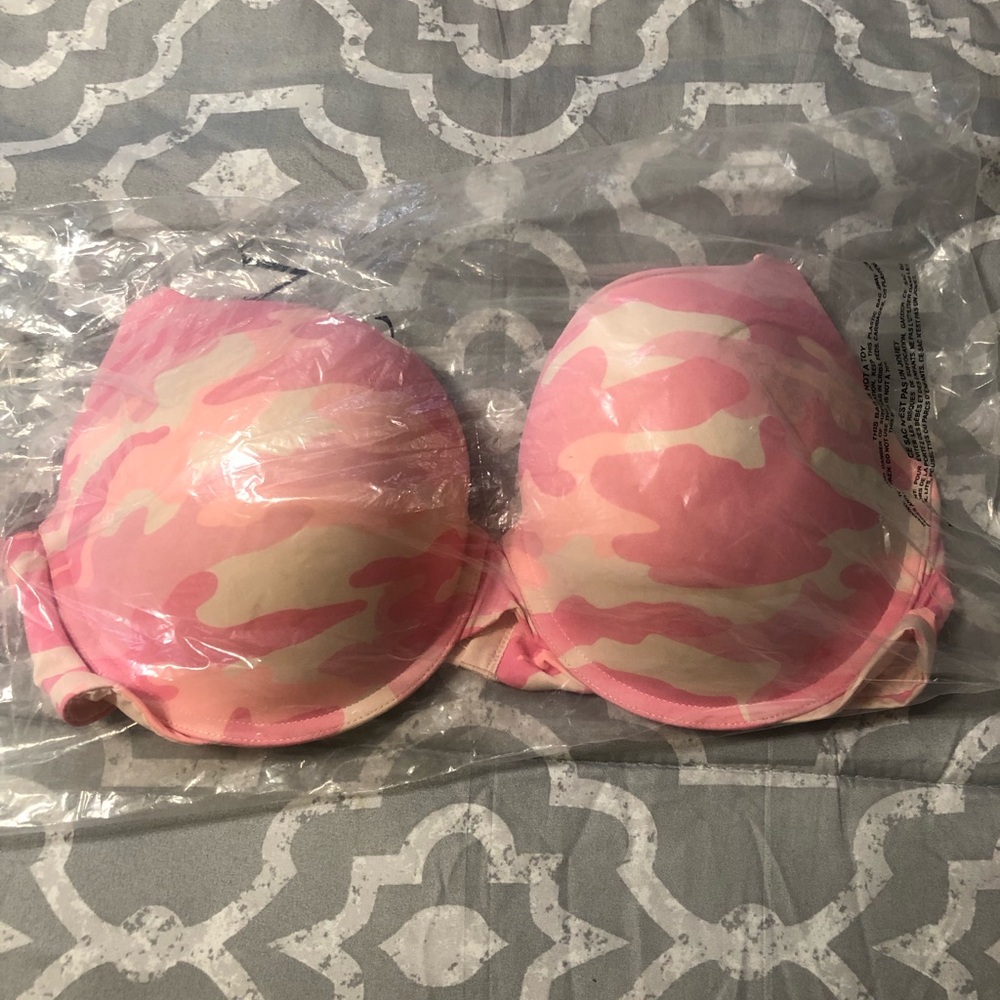 VICTORIA SECRET PADDED UNDERWIRE BRA